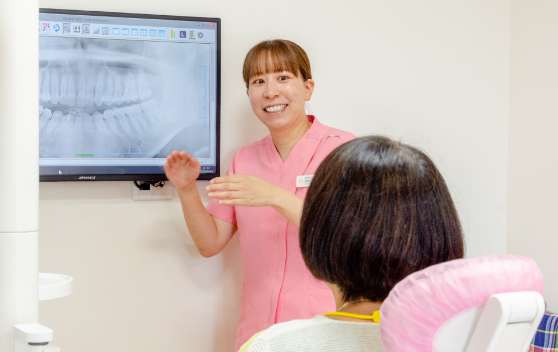 歯科衛生士の仕事の様子