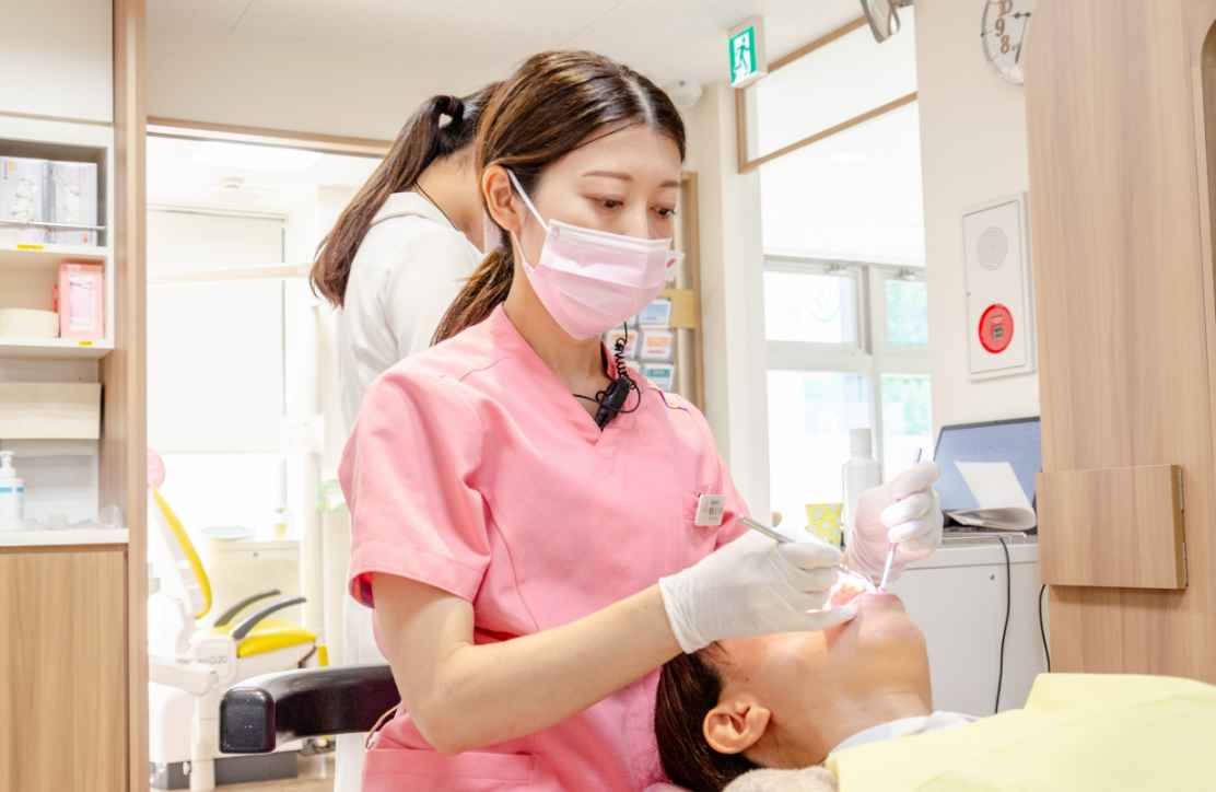 歯科衛生士の仕事の様子