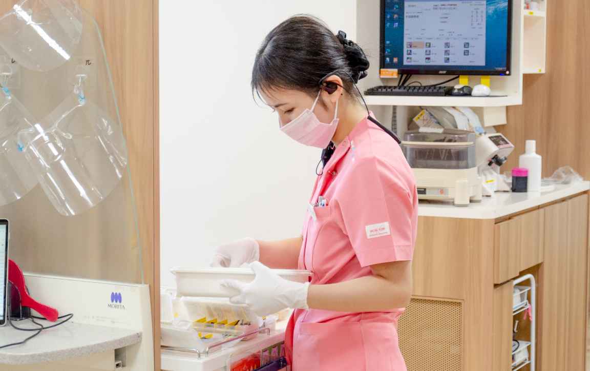 歯科衛生士の仕事の様子