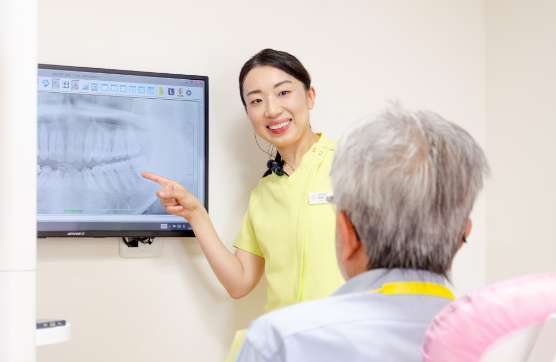 歯科医師の仕事の様子